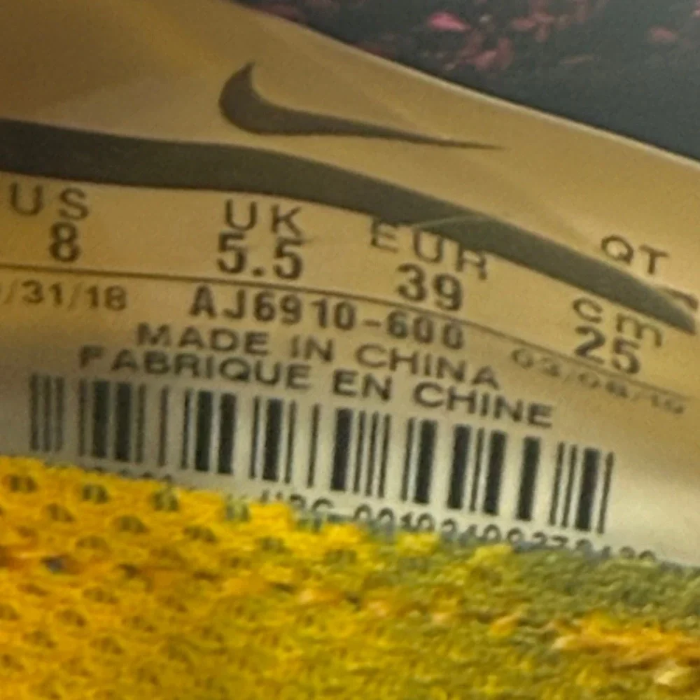 Nike Air VaporMax 3.0 Womens Size 8 Running Shoes Flyknit AJ6910-600 Pink Yellow